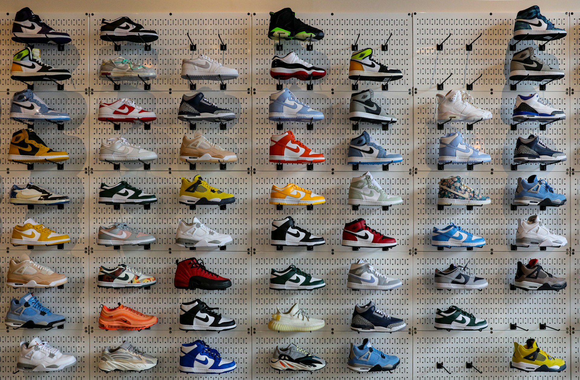 The Best Places to Sell Sneakers Online in 2026